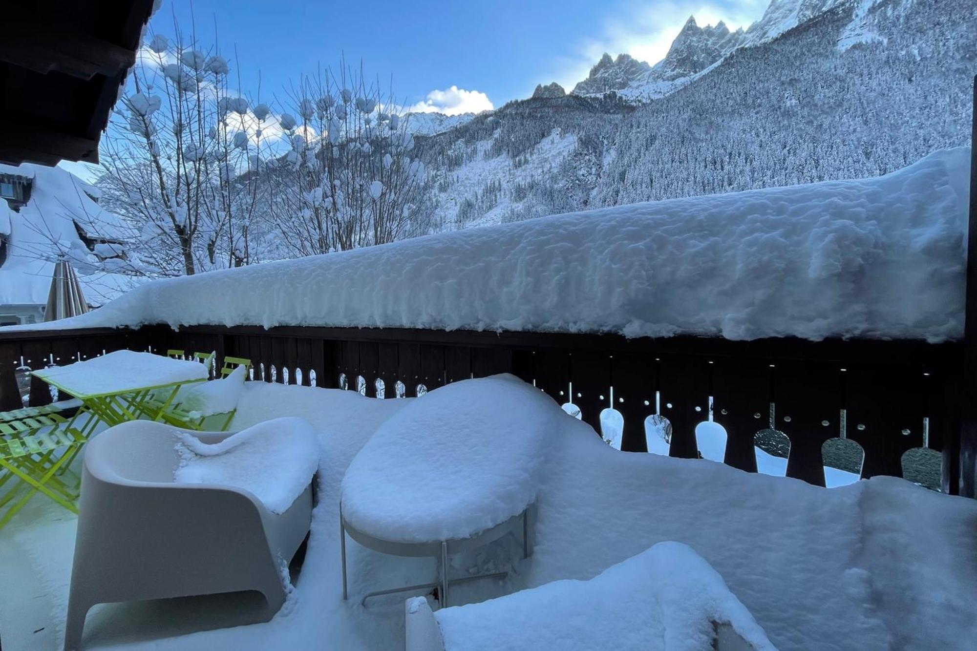 Mont Blanc View Apt In The Heart Of Шамони Экстерьер фото